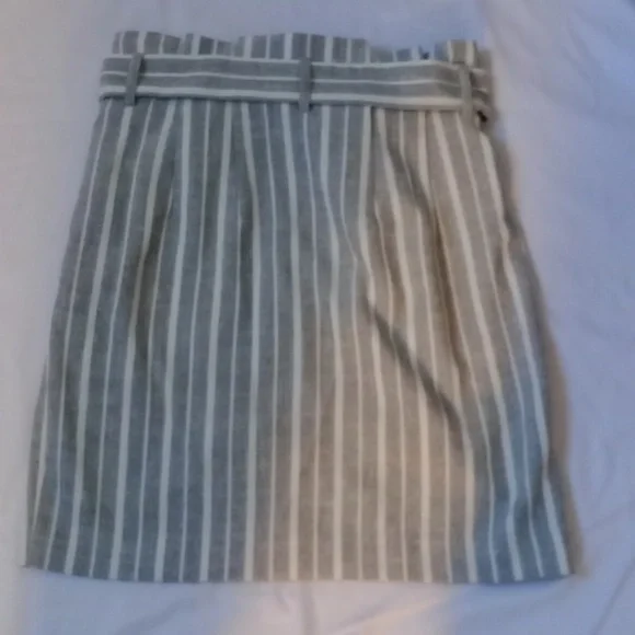 H&M Paperbag Waist Striped Mini Skirt Belted Size 6 Gray White - Picture 8 of 9